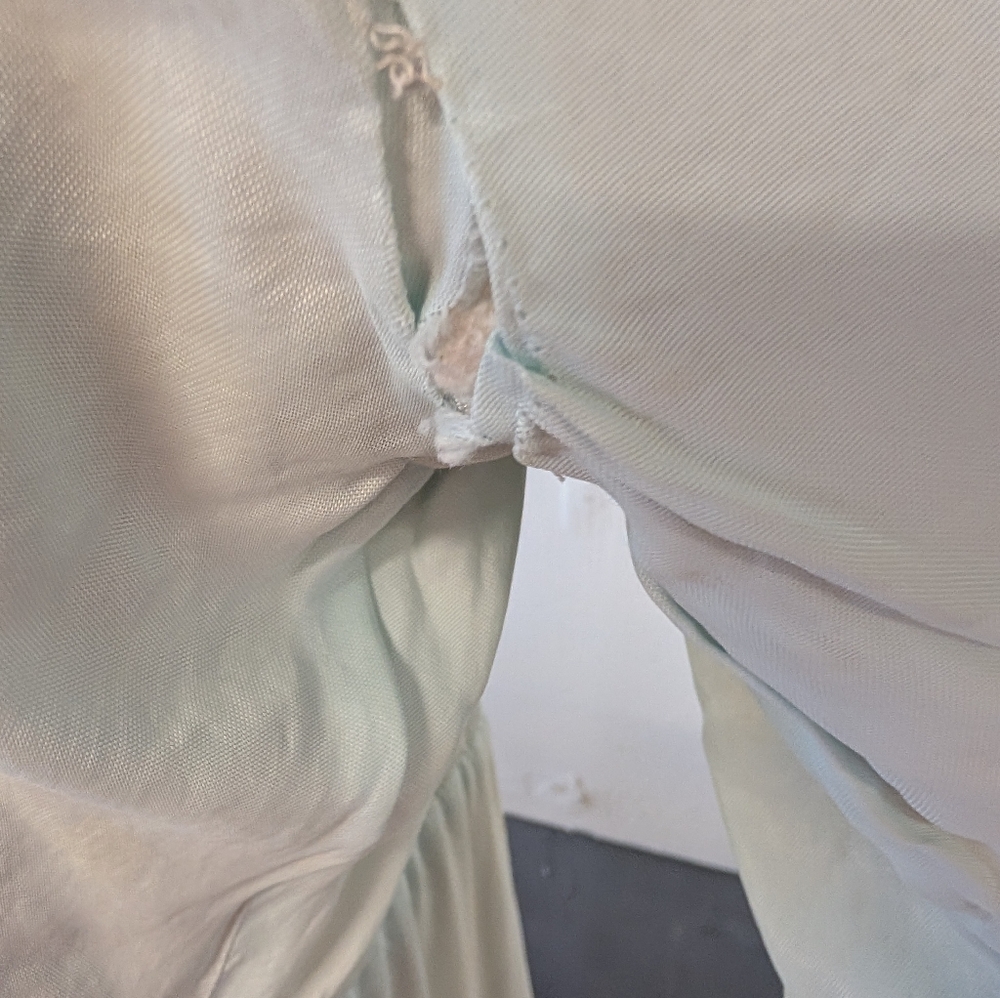 Vintage Robe 1940/50 Cream Satin With Light Blue Floral Free Size - Picture 15 of 16